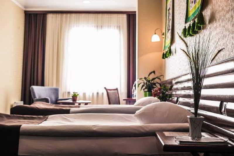 Green City Hotel บิชเคก ภายนอก รูปภาพ