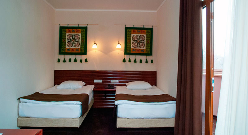 Green City Hotel บิชเคก ภายนอก รูปภาพ