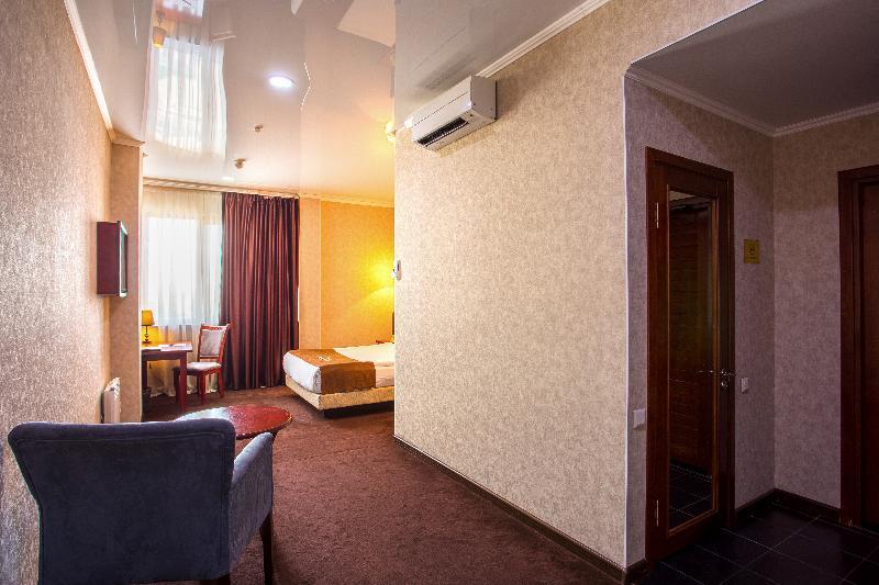 Green City Hotel บิชเคก ภายนอก รูปภาพ