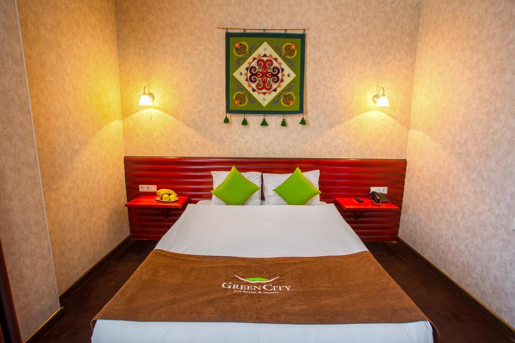 Green City Hotel บิชเคก ภายนอก รูปภาพ