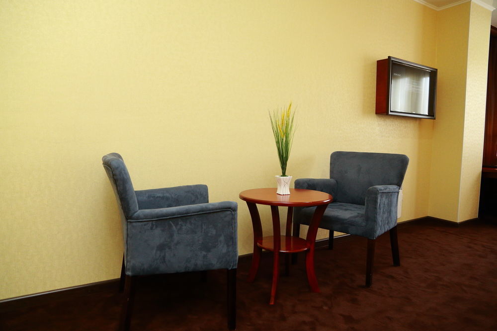 Green City Hotel บิชเคก ภายนอก รูปภาพ
