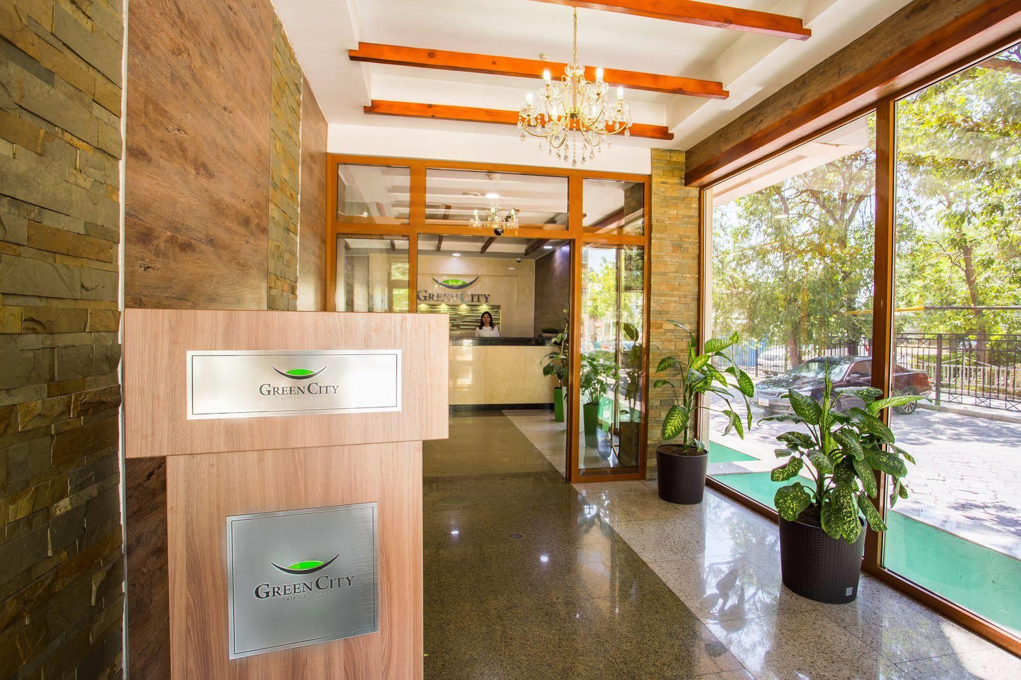 Green City Hotel บิชเคก ภายนอก รูปภาพ