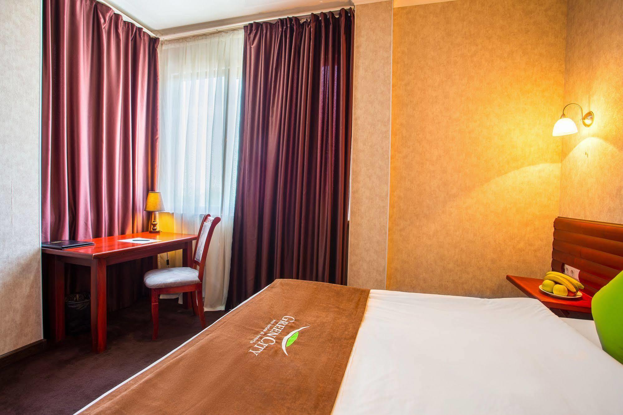Green City Hotel บิชเคก ภายนอก รูปภาพ