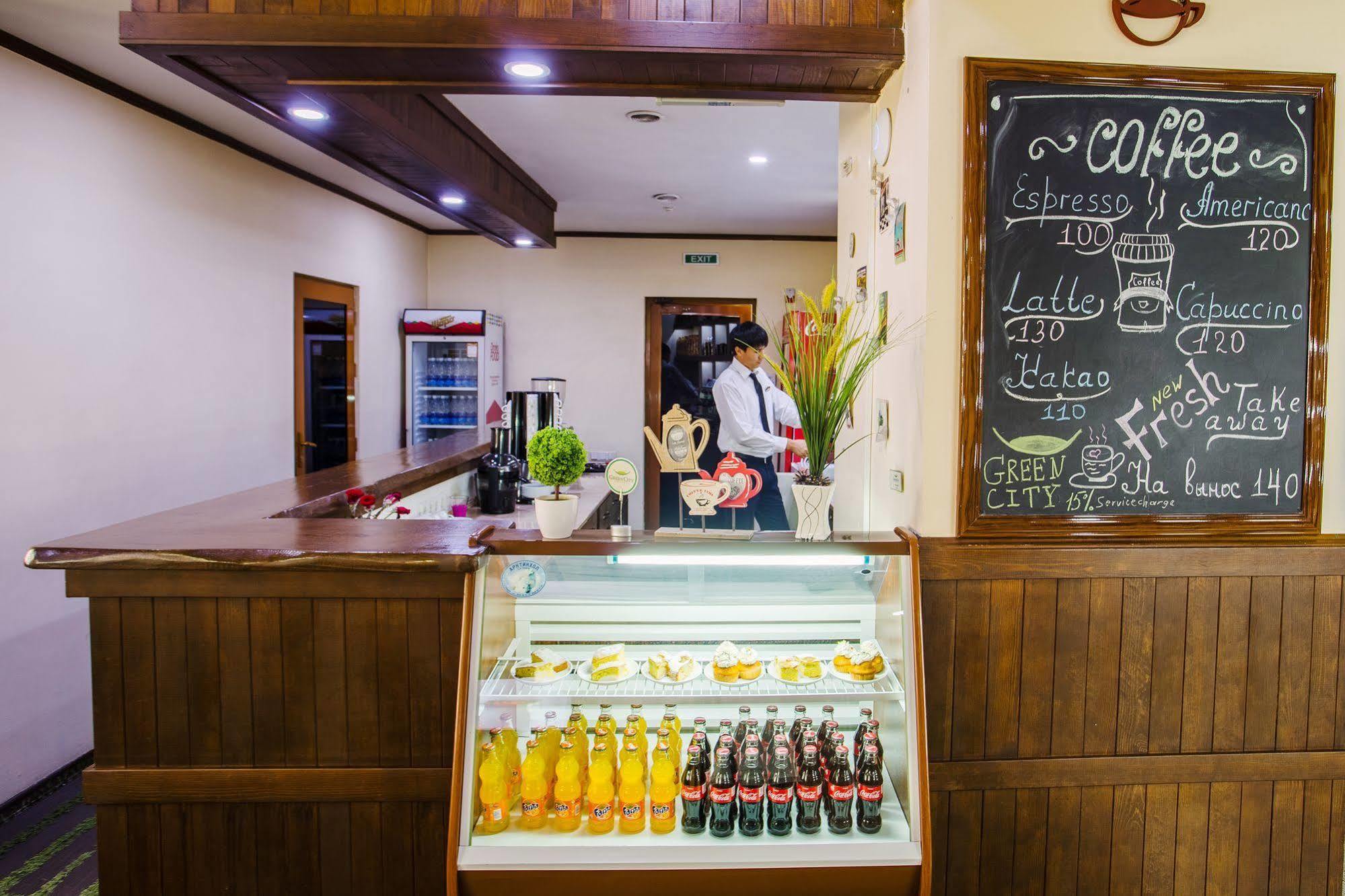 Green City Hotel บิชเคก ภายนอก รูปภาพ
